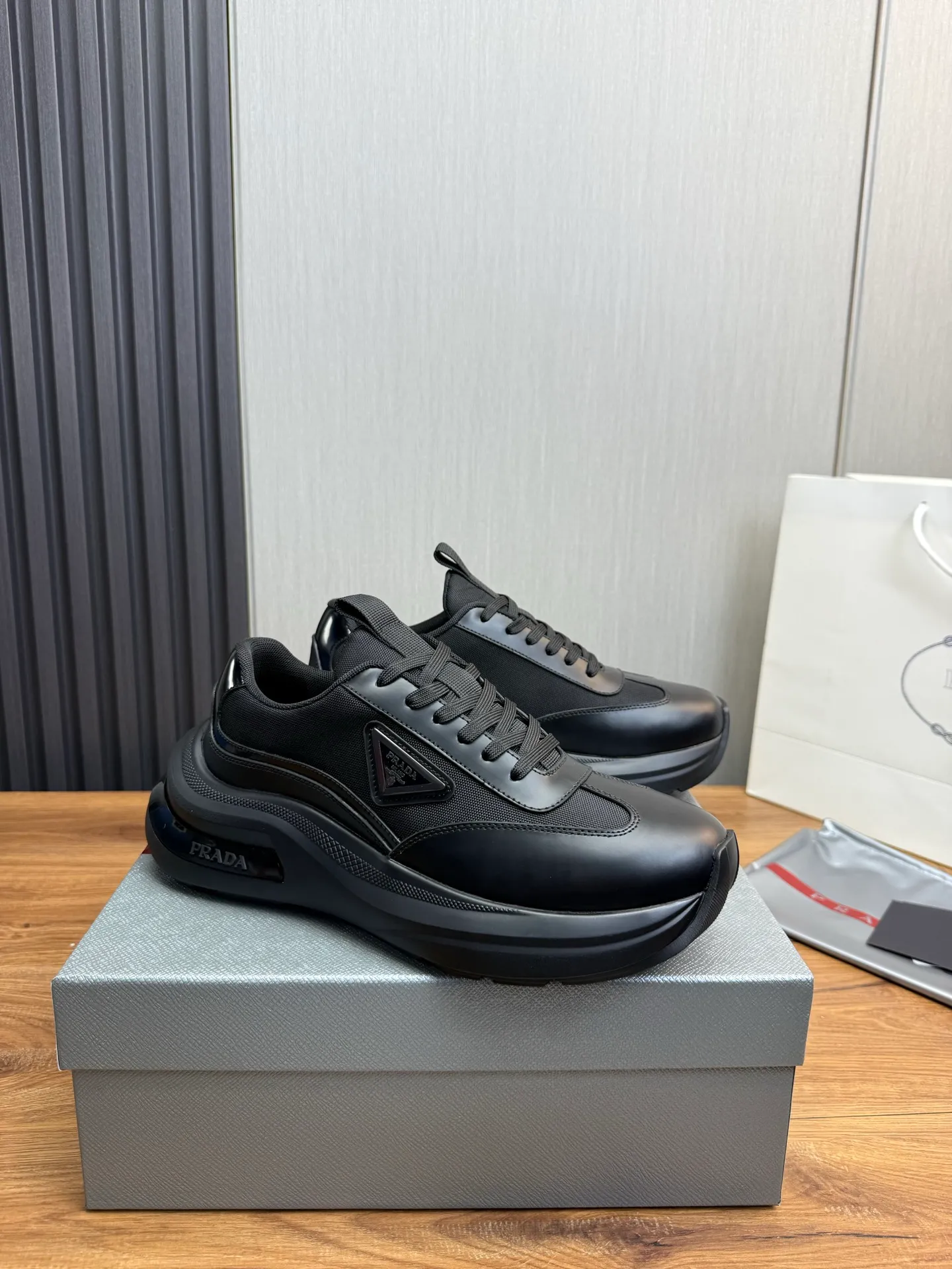 Men's shoes 💰660💰 [PRADA] Men's shoes are popular in the counter, official website is synchronized, high-quality shipments ✔️Original cowhide + cowhide lining, 1🆚1 replica, original sole, 38-45 (customized for 45, non-refundable)